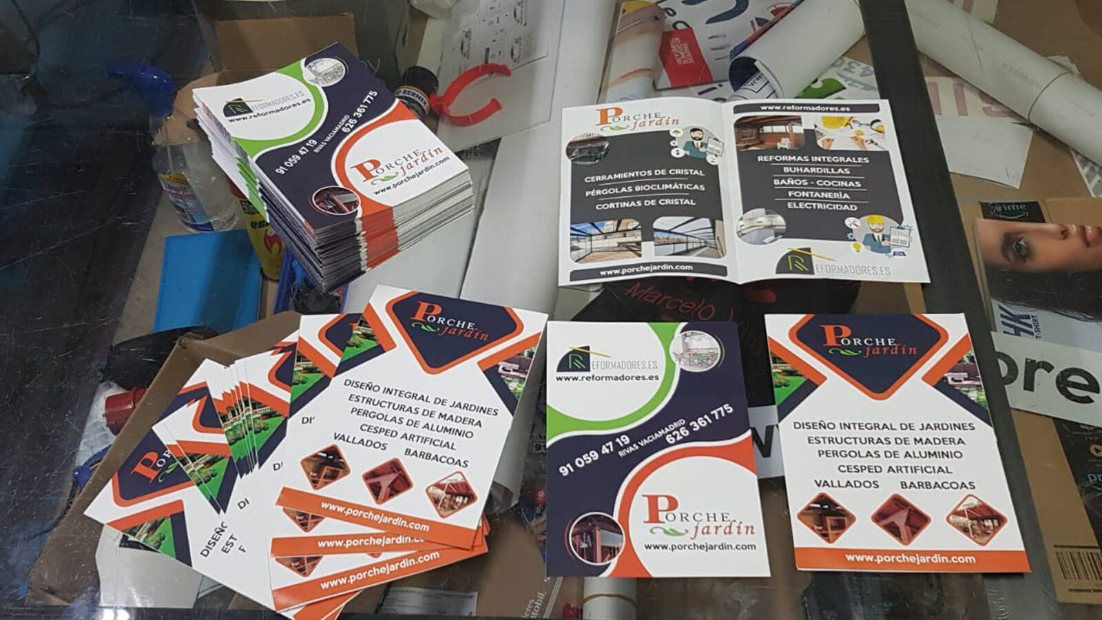 Tarjetas, Flyers y Folletos