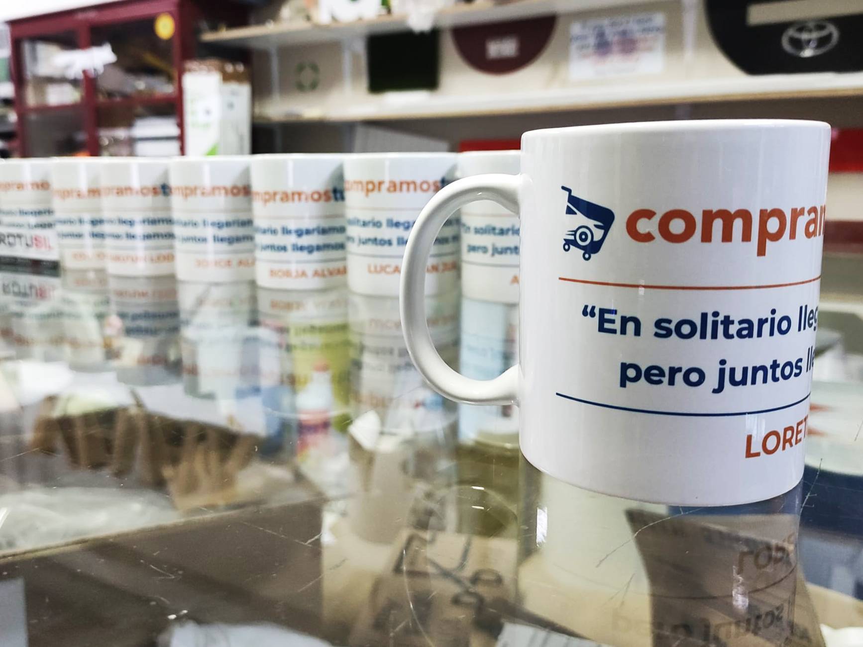 Camisetas serigrafiadas con marca corporativa para merchandising Rotusil Comunidad de Madrid