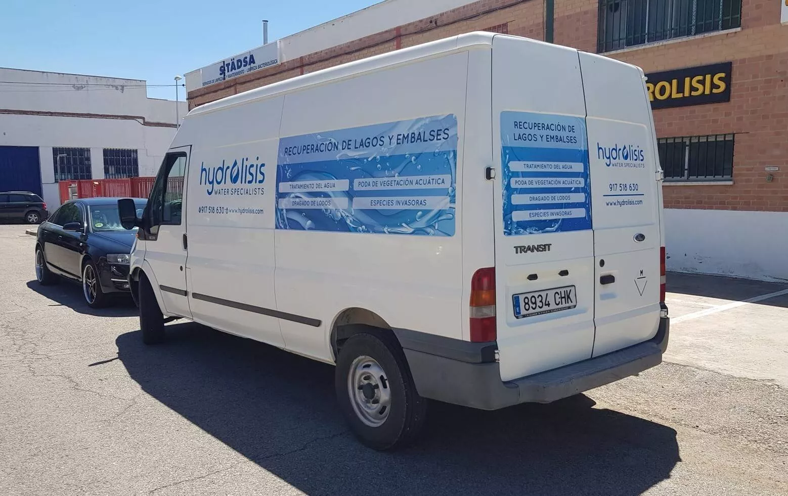 Rotulación de vehículos en coche con gráficos publicitarios laterales, Rotusil Comunidad de Madrid