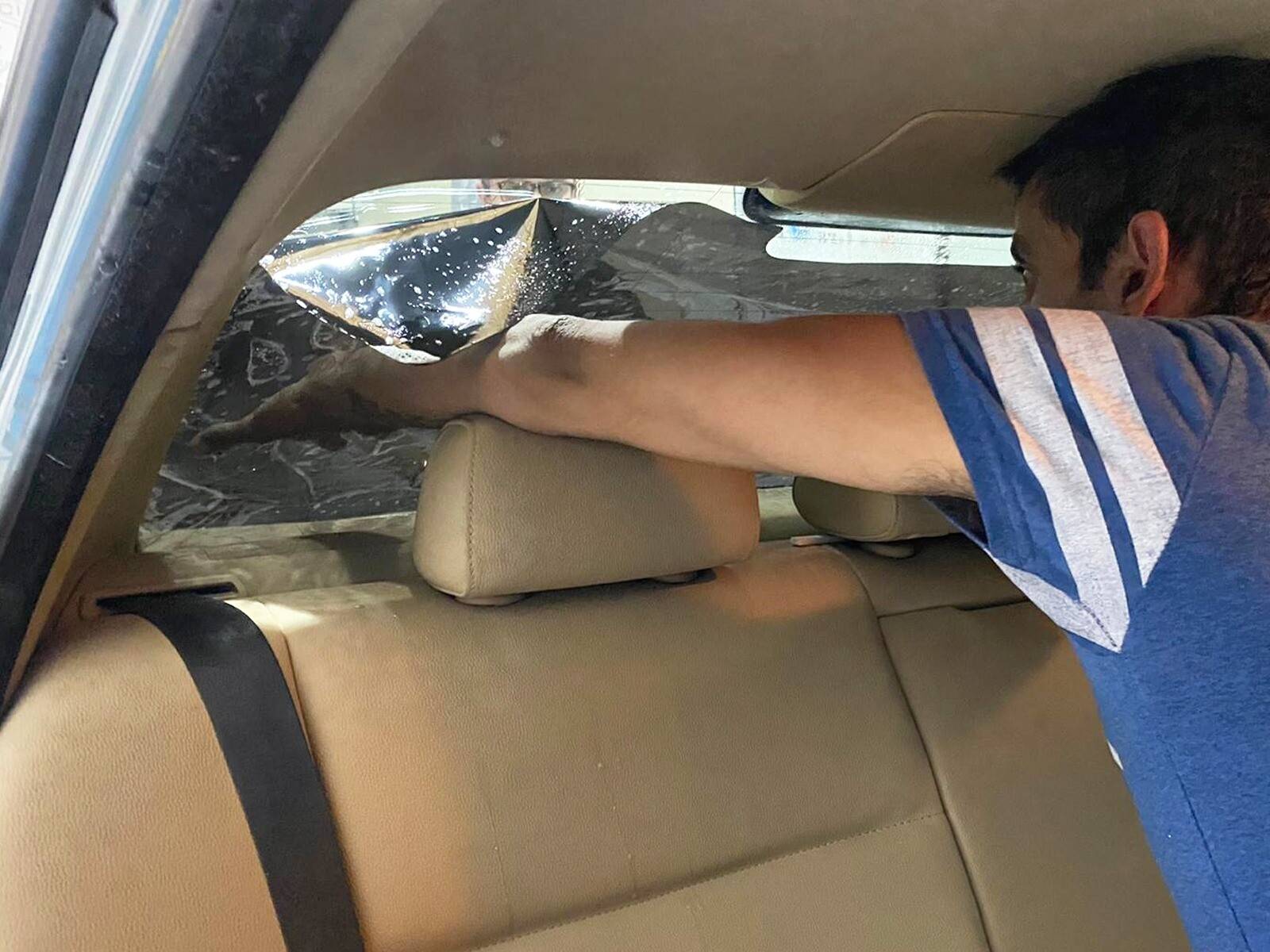 Colocación de lámina de control solar en tintado de lunas, Rotusil