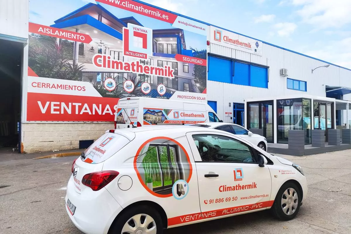 Rotulación integral de furgoneta comercial en vinilo blanco, Rotusil Arganda del Rey
