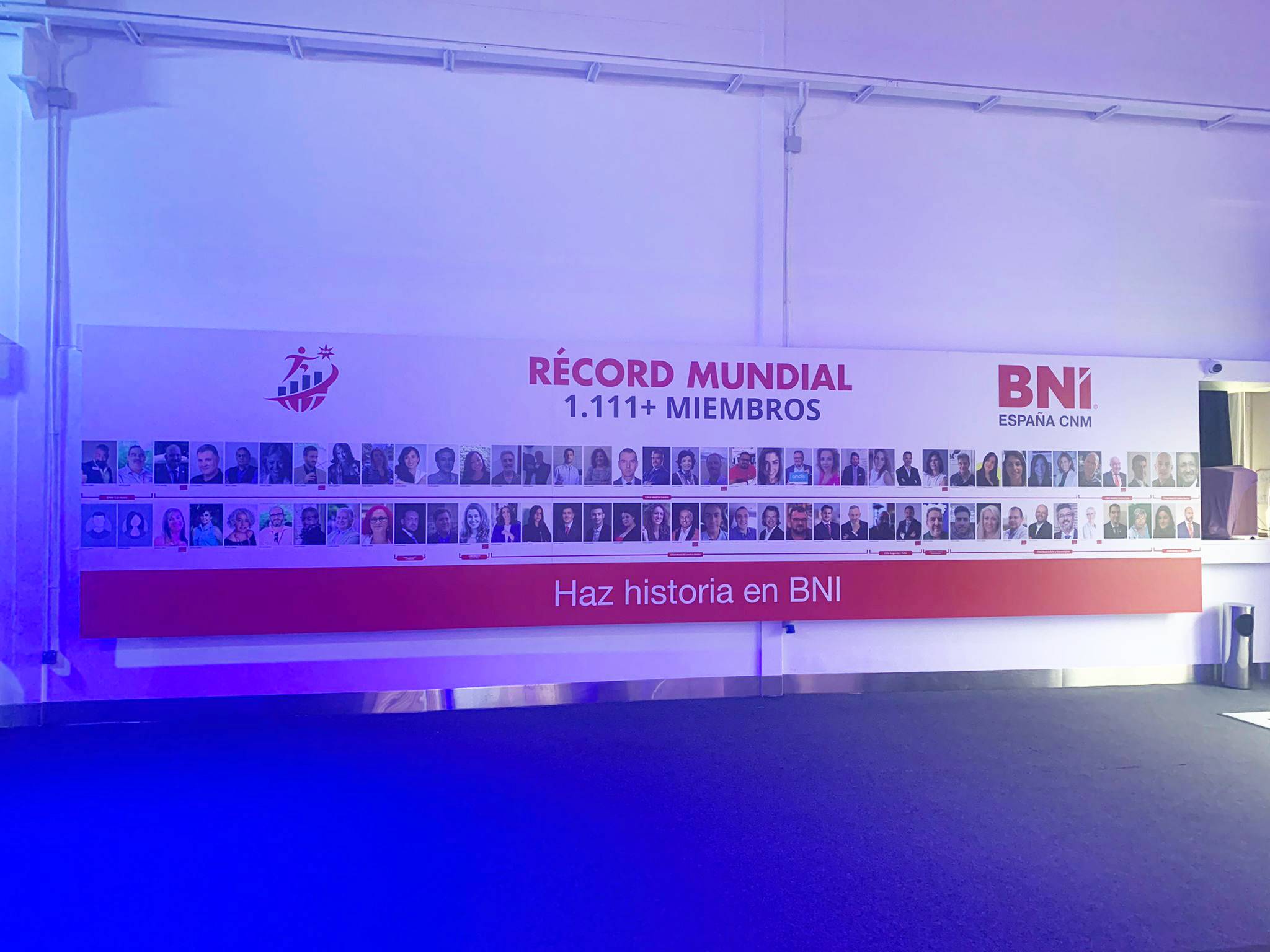 Mostrador de stand para ferias con gráfica corporativa a todo color en toda España