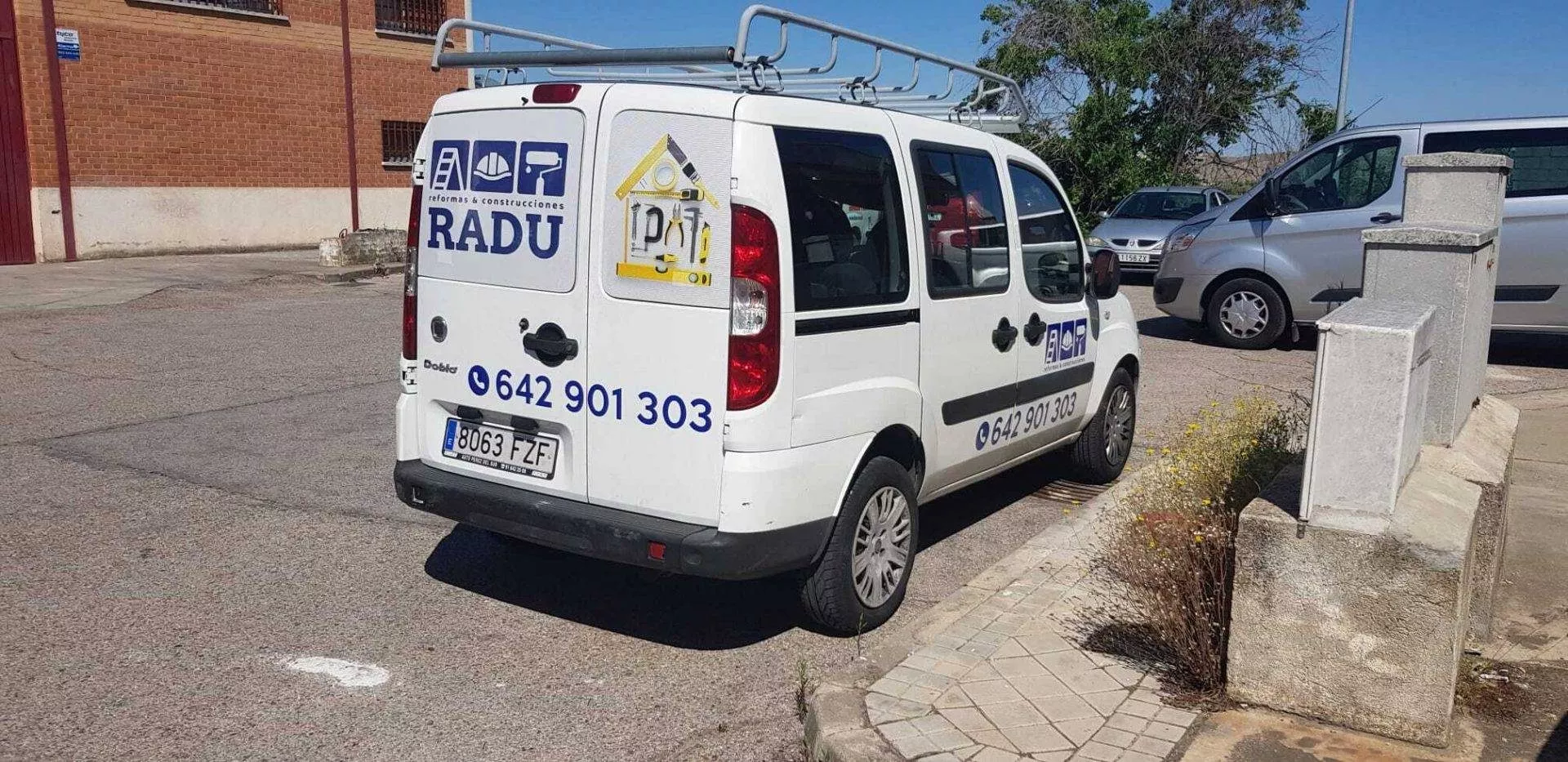 Rotulación de vehículos en furgoneta comercial con branding, Rotusil Madrid