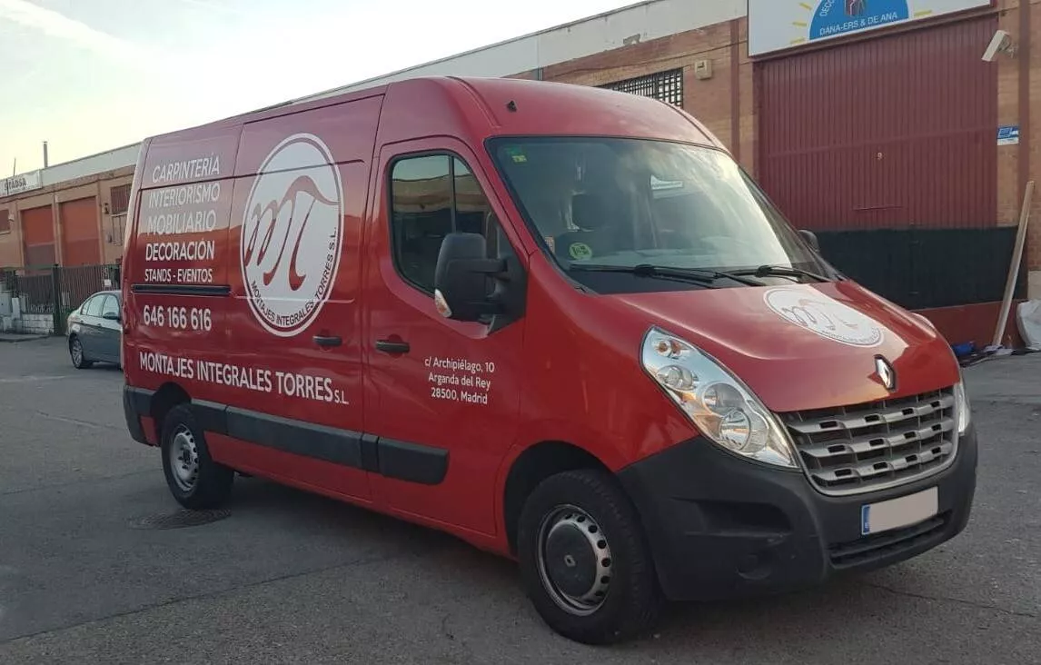 Coche rotulado con vinilo de color y gráficos deportivos, Rotusil Madrid
