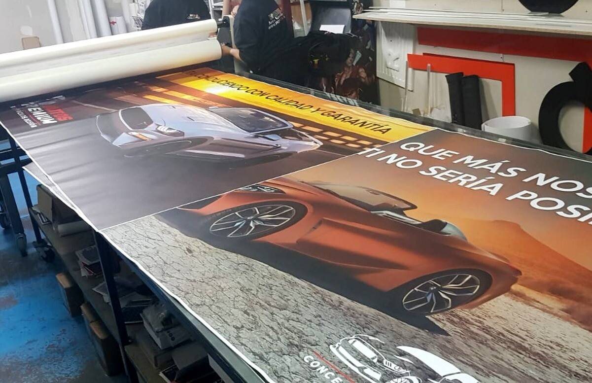 Panel de gran formato impreso con imagen a todo color. Rotusil Madrid