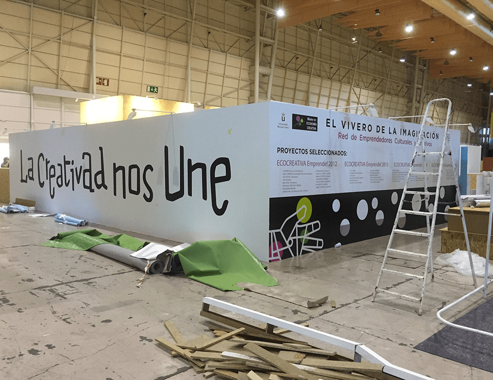Instalación de impresión gran formato para stand de evento en toda España