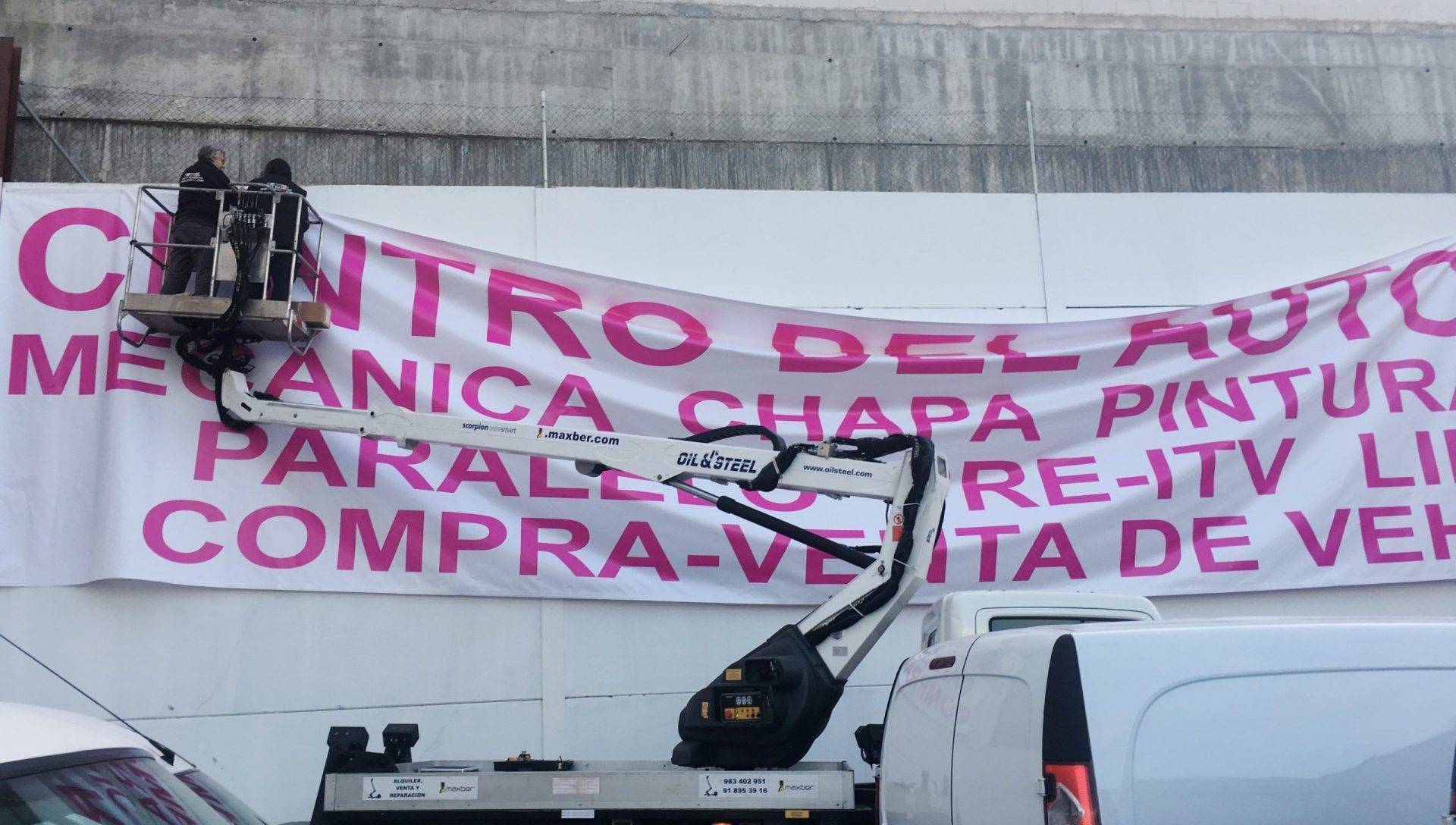 Lona publicitaria microperforada para fachada durante reforma, Rotusil Arganda del Rey