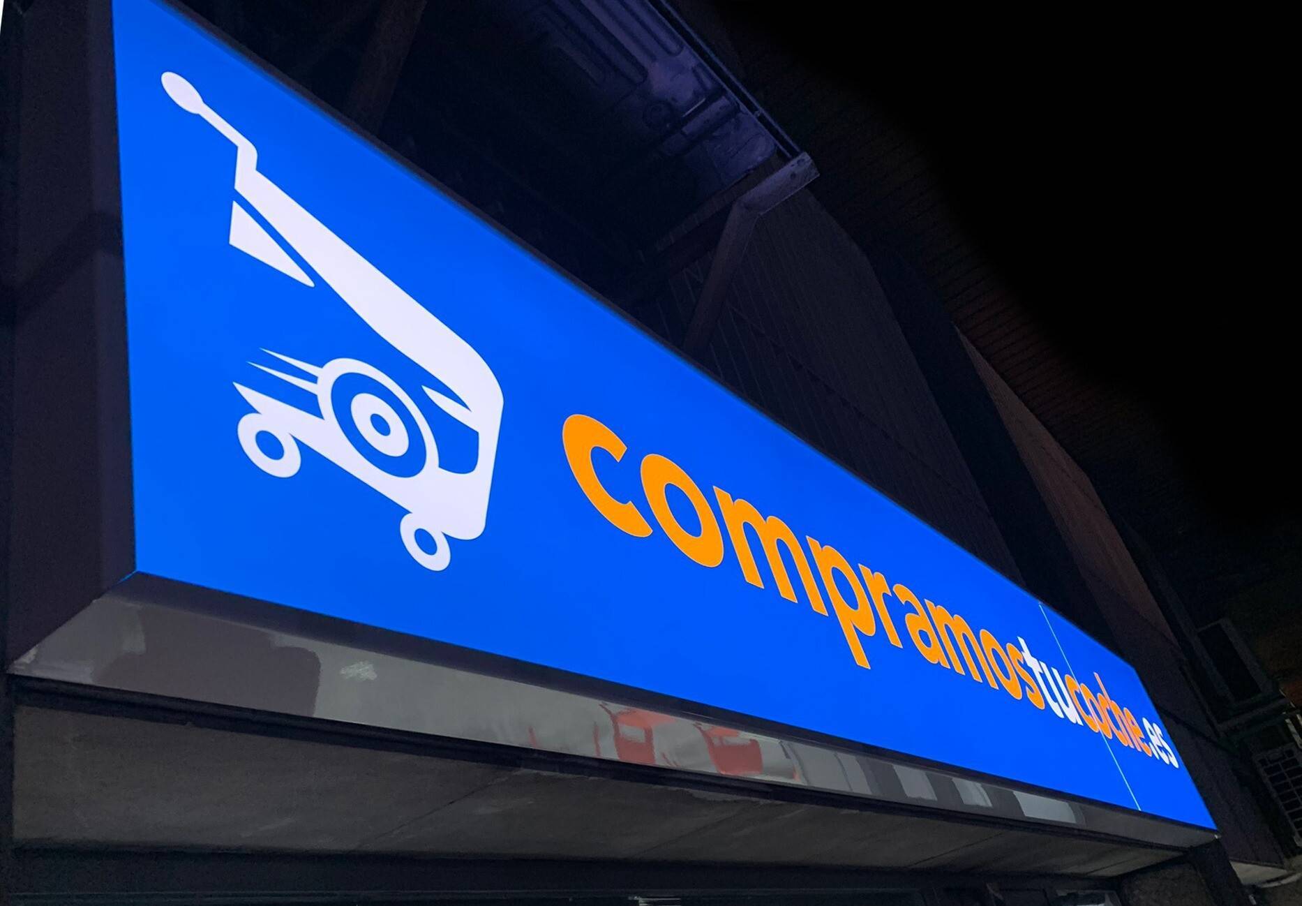 Cartel luminoso nocturno de aluminio para escaparate de comercio Rotusil Madrid