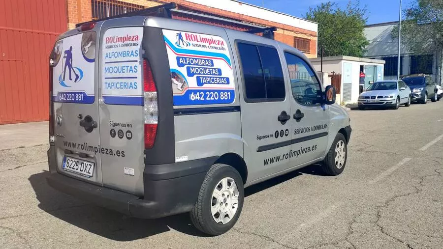 Rotulación de vehículos en coche con vinilo impreso lateral