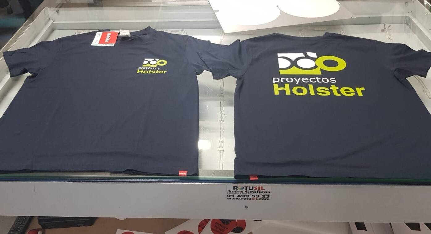 Proceso de serigrafía para personalizar productos de merchandising Rotusil Arganda del Rey