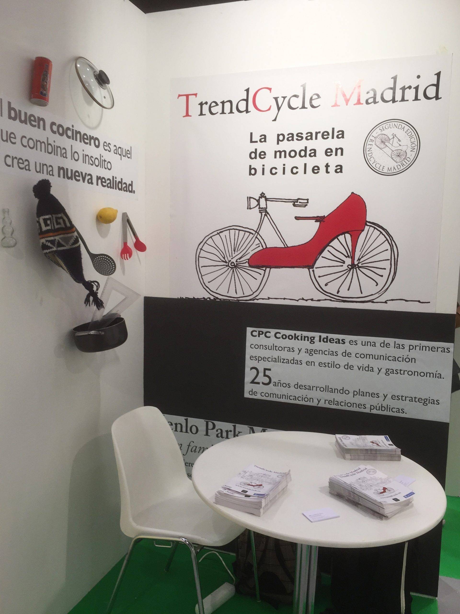 Stand para eventos con vinilo de corte y expositores personalizados, Rotusil Madrid