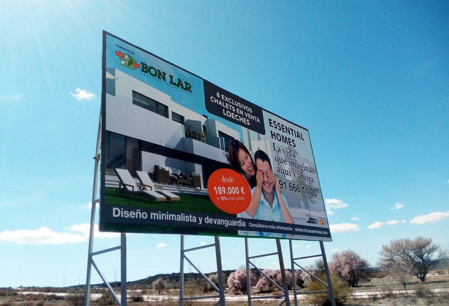 Valla publicitaria personalizada con lona impresa de gran formato, en toda España
